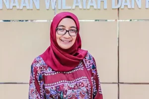 Guru Besar Undip: Banjir di Semarang Butuh Solusi Transformatif, Integratif, dan Komprehensif Guru Besar Departemen Perencanaan Wilayah dan Kota Fakultas Teknik Universitas Diponegoro, Prof. Dr.-Ing. Wiwandari Handayani, S.T., M.T., MPS