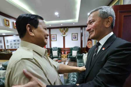 Menhan Prabowo saat bertemu Menlu Singapura Vivian Balakrishnan