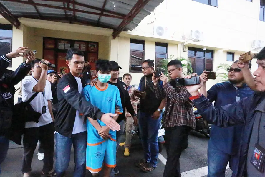 Pelaku dalam kasus dugaan tindak pidana judi online yang melibatkan pembuatan website aplikasi (foto: Dok Humas Polri)