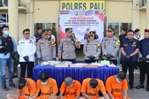 Penangkapan pelaku kasus sabu-sabu ini jadi bukti komitmen kepolisian memberantas peredaran barang terlarang, khususnya di wilayah hukum Polres PALI. (foto: Dok Humas Polri)