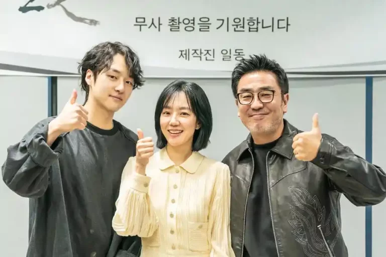 Low Life, Serial Drama Baru yang Bakal Tayang di Disney+ Hotstar Tahun 2025 Bintang drama Korea Low Life yang bakal tayang di Disney+ Hotstar tahun depan (foto: Dok Disney+ Hotstar)
