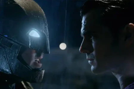 Ben Affleck dan Henry Cavill dalam Batman v Superman: Dawn of Justice (2016) (foto: Dok Warner Bros. Entertainment Inc.)