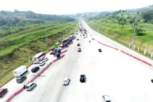 Polri resmi menghentikan sistem one way dari KM 414 GT. Kalikangkung hingga KM 72 Tol Cipali