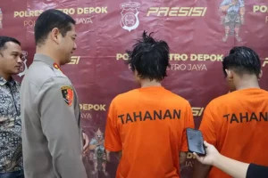 Dua pelaku, saat ini diamankan di Polres Metro Depok