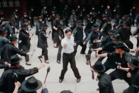 Salah satu adegan ikonik Dennis To dalam Ip Man: Kung Fu Master (2019)