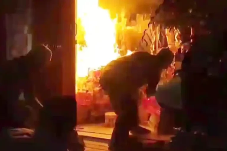 Kebakaran di Desa Temboro, Karas, Magetan (foto: dok beritajatim.com)