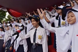 Siswa sekolah di Surabaya