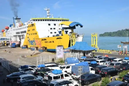 Layanan penyeberangan PT ASDP Indonesia Ferry