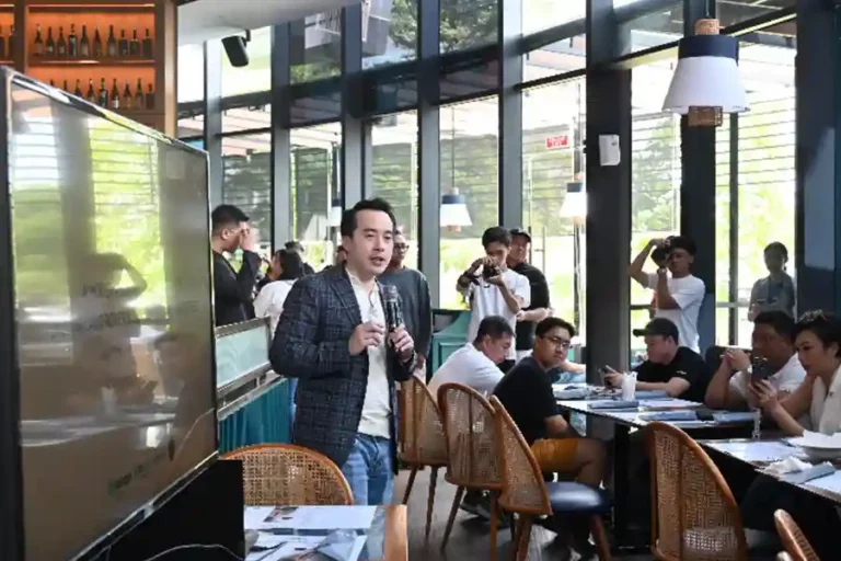 Defender Gallery dan Range Rover Boutique Hadir di Ciputra World Surabaya