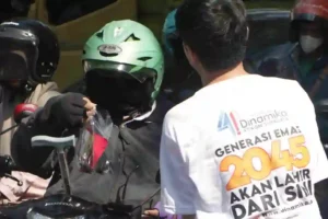 Universitas Dinamika Gelar Pawai Motor Listrik untuk Kampanyekan Urban Farming dan Indonesia Emas 2045