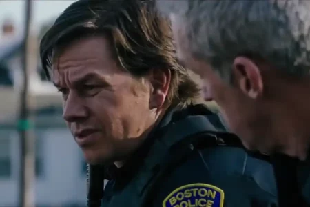 Mark Wahlberg sebagai Sersan Tommy Saunders dalam Patriots Day (2016)