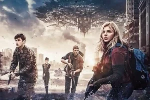 Sinopsis The 5th Wave (2016), Saat Gadis Belia Melawan Alien yang Ingin Taklukkan Manusia Gaya Chloe Grace Moretz (kanan) sebagai Cassie Sullivan di The 5th Wave (2016)