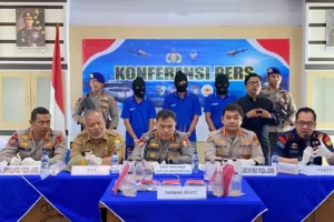 Konferensi Pers Penggagalan Penyelundupan Benih Bening Lobster (BBL) di Kota Jambi, Provinsi Jambi (foto: Dok Humas Ditjen PSDKP)