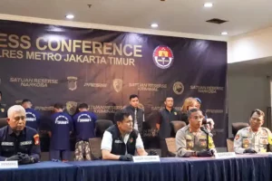 Kapolres Metro Jakarta Timur Kombes Pol. Nicolas Ary Lilipaly saat memberikan keterangan terkait pembunuhan di pinggir kali Sunter Pulogadung Jakarta Timur (foto: Dok Humas Polri)