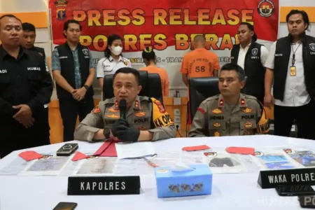 Kapolres Berau, AKBP Steyven Jonly Manopo, didampingi Wakapolres Kompol Komank Adhi Andhika (foto: Dok Humas Polri)