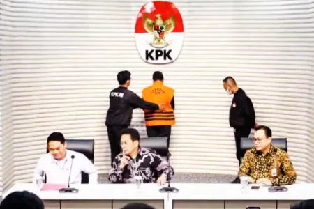 Konferensi pers penahanan tersangka dugaan TPK Pemotongan Dana Insentif Pajak di Kabupaten Sidoarjo (foto: Youtube KPK)
