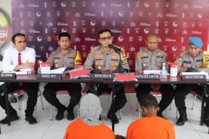 Kapolresta Sorong Kota KBP Happy Perdana Yudianto saat memberikan keterangan pers terkait kasus pembunuhan di Jl. F. Kalasuat (foto: Dok Humas Polri)
