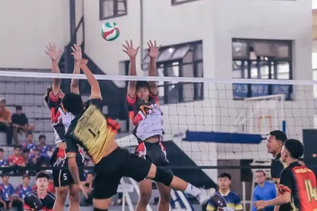 Kejuaraan Bola Voli Piala Wali Kota Surabaya antarklub U-17 se-Kota Surabaya di Gedung Olahraga (GOR) Pancasila Surabaya