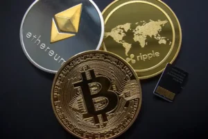 Ilustrasi Ethereum dan Bitcoin