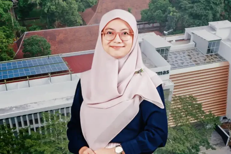 Dosen Muda Undip Kembangkan Bahan Bakar Pesawat dari Jelantah Dosen Program Studi Teknologi Rekayasa Kimia Industri (TRKI) Sekolah Vokasi UNDIP, Anggun Puspitarini Siswanto, S.T, PhD