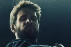 Sinopsis Killerman (2019), Saat Pencuci Uang New York Kehilangan Ingatan Gaya Liam Hemsworth dalam poster film Killerman (2019) (foto: Dok Blue Fox Entertainment)
