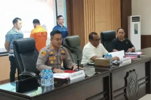 Polda Maluku Ungkap Kasus Perbankan di Bank Maluku Cabang Namlea, Kerugian Rp1,5 Miliar Tim Subdit II Fismondev Ditreskrimsus Polda Maluku saat mengungkap kasus perbankan (foto: Dok Humas Polri)