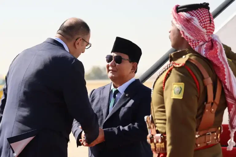 Prabowo Subianto saat tiba di Queen Alia International Airport (QAIA), Amman, Yordania