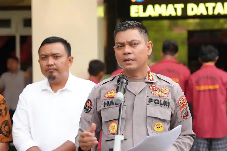 Kabid Humas Kombes Pol Hadi Wahyudi