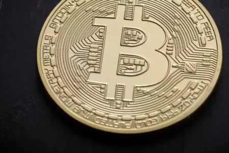Bitcoin Mendekati 90 Ribu Dollar AS, Pasar Menanti Uji Kritis di Level Berikutnya Ilustrasi bitcoin (foto: Thought Catalog, unsplash)