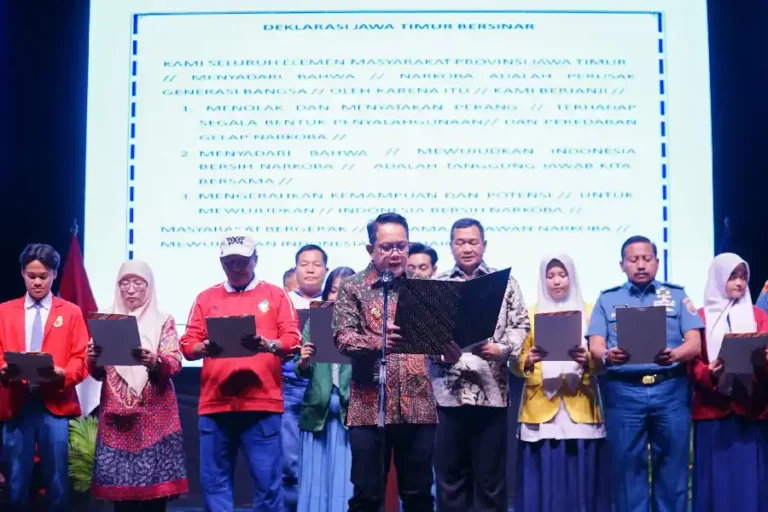 Hari Anti Narkotika Internasional, Jatim Perang Lawan Narkoba dengan Prinsip Kasih Sayang Pj. Gubernur Adhy mengajak seluruh komponen pemerintah, pendidik dan masyarakat bekerja sama dan bersatu memerangi narkoba.