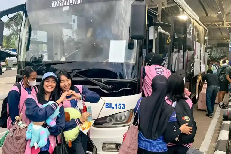 DAMRI Catat Lonjakan Penumpang 176 Persen Selama Libur Iduladha 2025 Pengguna layanan bus Damri