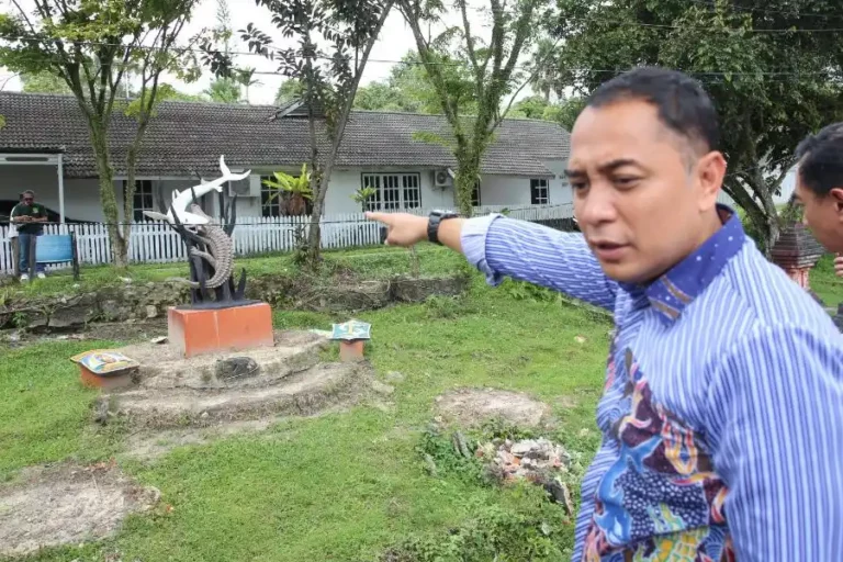 Wali Kota Eri Cahyadi Pugar Tugu Surabaya di Balikpapan, Ada Apa?