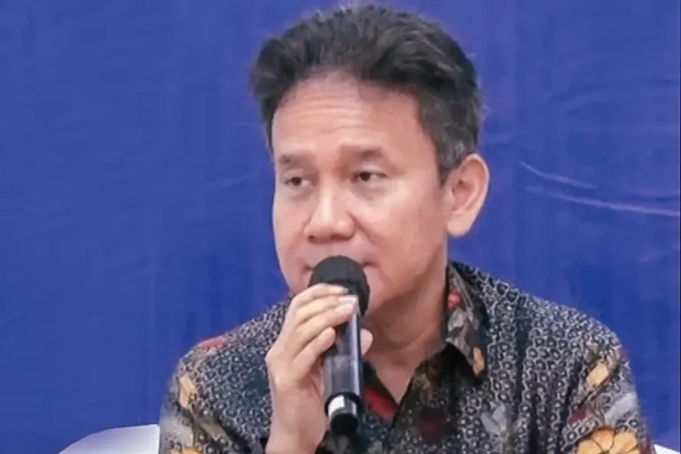 Diminta Perkuat Sistem, OJK Minta Perbankan Lacak Transaksi Judi Online Wakil Ketua Dewan Komisioner OJK, Mirza Adityaswara