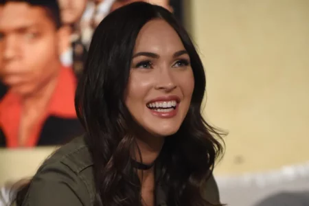 Megan Fox dalam New Girl (2011)