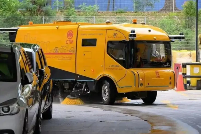 WeRide Robosweepers saat melakukan testing di Singapora (foto: prnasia.com)