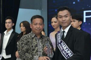 Rendi Oktafian Ali Saputra, mahasiswa Universitas Diponegoro, peraih Juara 1 Sosial Media – Kategori D dan Juara Harapan 3 – Kategori D pada ajang Indonesia Model Idola III Tahun 2024.