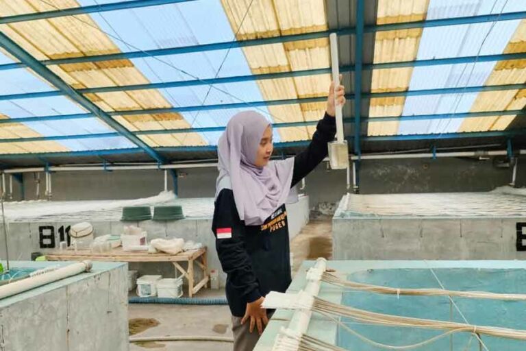 Pendidikan Vokasi Jawab Tantangan SDM Indonesia di Era Disrupsi Teknologi Menyiapkan siswa yang melek teknologi, SMK Kelautan dan Perikanan Puger mengadaptasi Tefa budi daya udang vaname berteknologi tinggi