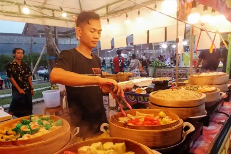 KUR BRI 2025: Plafon Hingga Rp500 Juta, Tenor 5 Tahun, Tanpa Agunan! Cek Syarat dan Angsurannya Ilustrasi pelaku UMKM di Indonesia