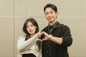 Love Next Door (2024): Sinopsis, Daftar Pemain, dan Jadwal Tayang di Netflix Jung So-min dan Jung Hae-in, dua pemain utama dalam Serial Drama Korea Love Next Door (2024) (foto: Dok Netflix)