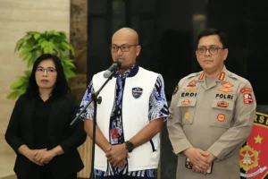 Kunjungi Saudara di Dubai, Wanita Asal Sukabumi Malah Dilatih jadi Operator Scam Online Bareskrim Polri saat memaparkan dugaan penipuan scam online jaringan internasional. (foto: Dok Humas Polri)
