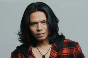 Vokalis Rock Matheo In Rio Rilis Mini Album Solo Bertajuk Other Side Matheo In Rio, vokalis band rock cadas Engage in Vengeance (EIV)