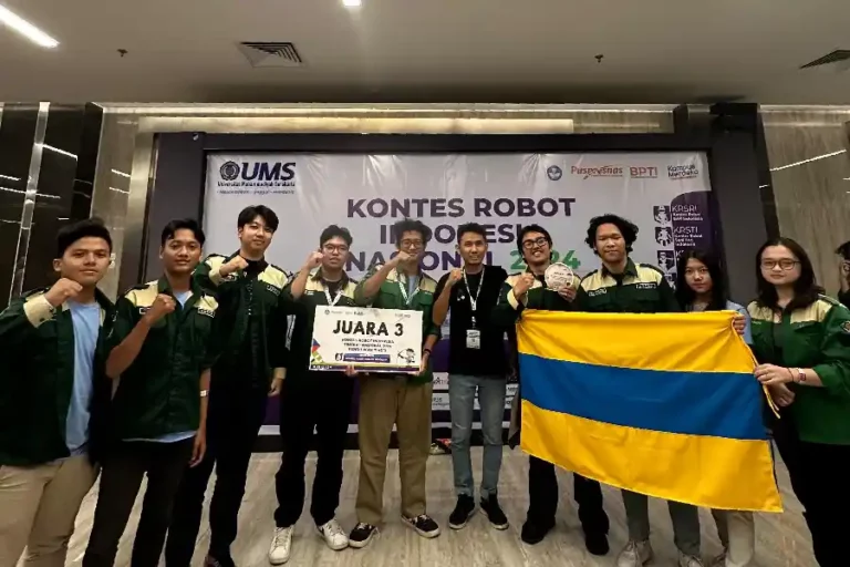 Kontingen Robotika UNAIR Raih Juara 3 di Kontes Robot Indonesia Kontingen mahasiswa Universitas Airlangga (UNAIR), tim Astro 24