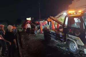 Kecelakaan Lokomotif dan Mobil Pemadam Kebakaran, KAI Ingatkan Prioritas di Perlintasan Sebidang