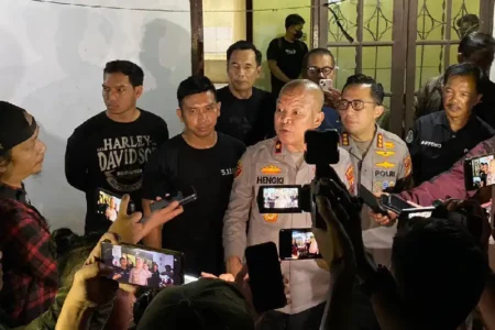 Gerebek Kontrakan di Tangerang, Polisi Temukan 72 Kilogram Sabu Dirresnarkoba Polda Metro Jaya Brigjen Hengki di lokasi kejadian