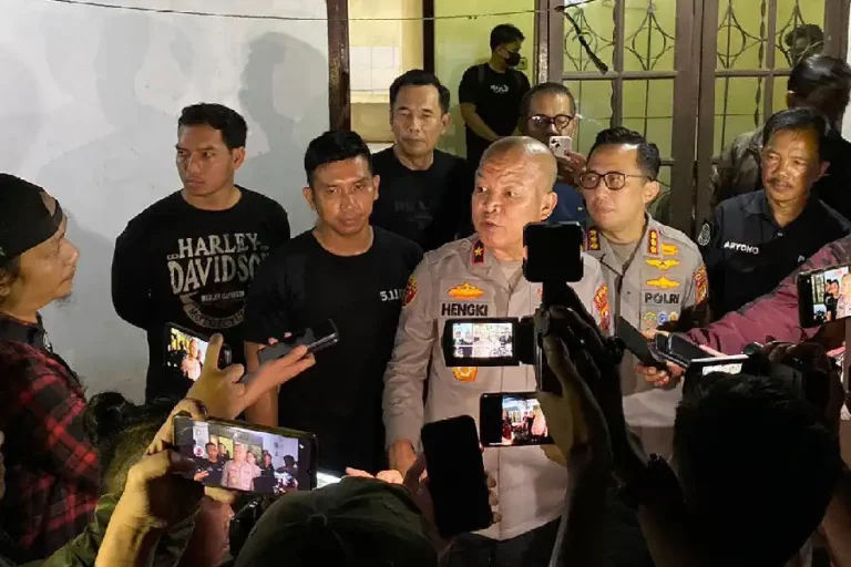 Gerebek Kontrakan di Tangerang, Polisi Temukan 72 Kilogram Sabu Dirresnarkoba Polda Metro Jaya Brigjen Hengki di lokasi kejadian