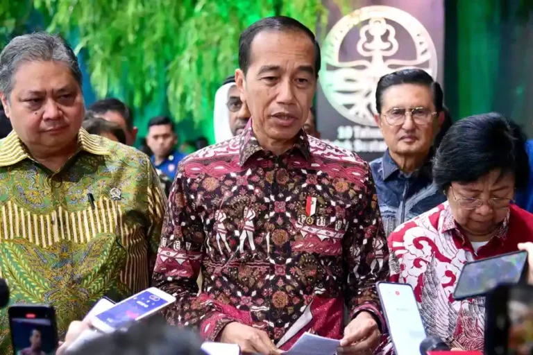 Presiden Jokowi saat memberikan keterangan di JCC Jakarta (foto: Dok BPMI Setpres)