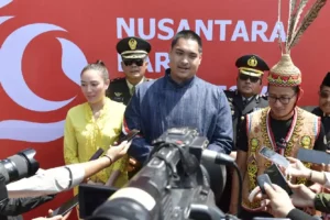 Menpora RI Dito Ariotedjo saat memberikan keterangan di depan awak media (foto: Dok Kemenpora)
