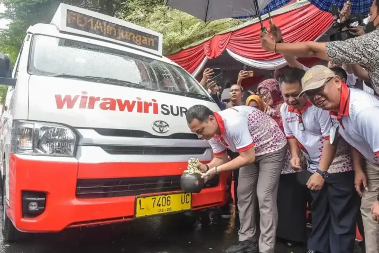 Dishub Kota Surabaya mencatat kenaikan penumpang Feeder WiraWiri selama hampir satu tahun lebih beroperasi