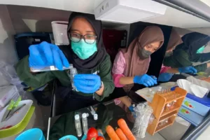 Uji keamanan pangan di Pasar Karah, Surabaya