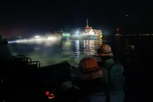 Kebakaran Kapal Nelayan di Dermaga Muara Baru, Bakamla RI Berhasil Amankan Area Bakamla RI